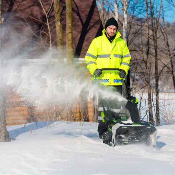 Снегоуборщик Greenworks 82SN22, 82v, 56 см, 2.9 кВт, 3.9 л.с. (аккумуляторный)